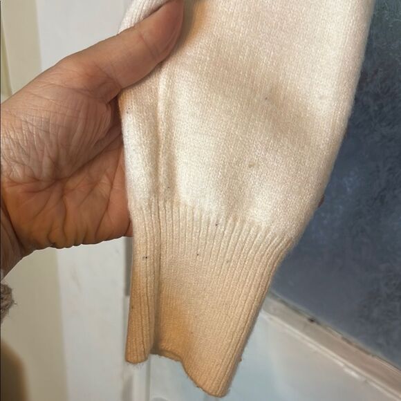 Truth by Republic Women’s White Turtleneck Embellished Sweater Size XS/TP - Picture 6 of 8